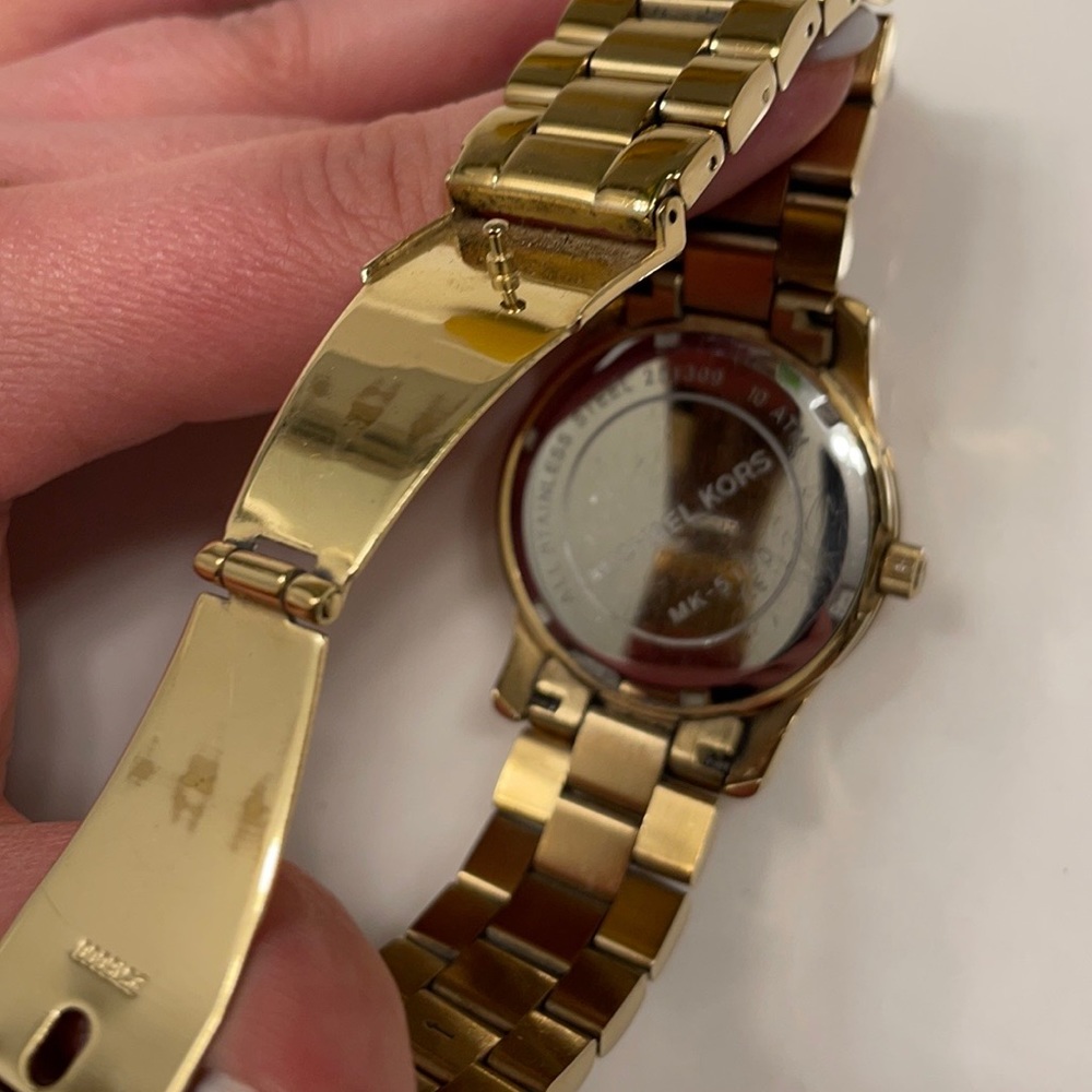 Michael Kors gold watch - Picture 3 of 6